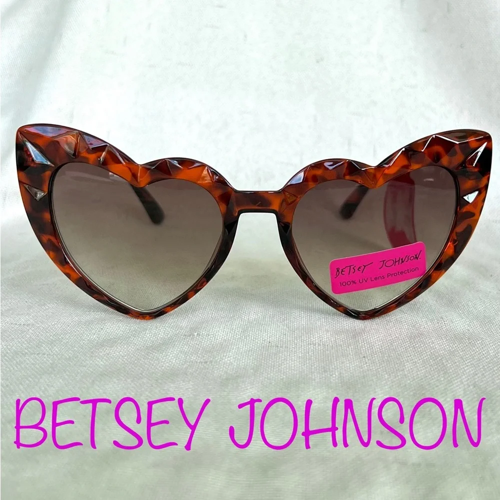 BETSEY JOHNSON heart shaped sunglasses